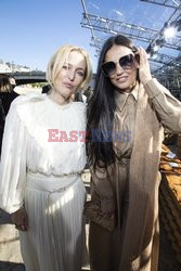 Goście na Tygodniu Mody w Paryżu - lato 2022