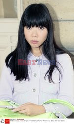 Goście na Tygodniu Mody w Paryżu - lato 2022