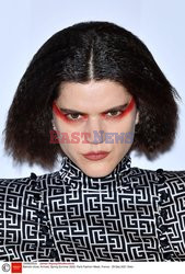 Goście na Tygodniu Mody w Paryżu - lato 2022