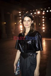 Goście na Tygodniu Mody w Paryżu - lato 2022