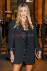 Goście na Tygodniu Mody w Paryżu - lato 2022