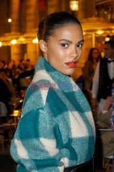 Goście na Tygodniu Mody w Paryżu - lato 2022