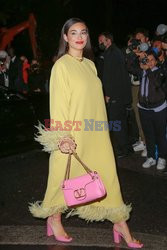 Goście na Tygodniu Mody w Paryżu - lato 2022