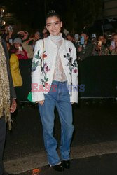 Goście na Tygodniu Mody w Paryżu - lato 2022