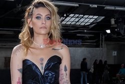 Goście na Tygodniu Mody w Paryżu - lato 2022