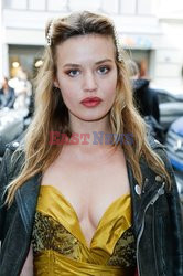 Goście na Tygodniu Mody w Paryżu - lato 2022