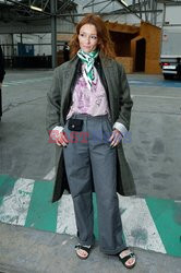 Goście na Tygodniu Mody w Paryżu - lato 2022