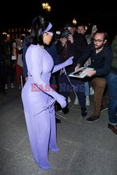 Goście na Tygodniu Mody w Paryżu - lato 2022