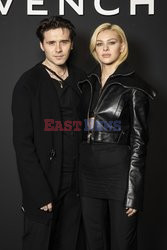 Goście na Tygodniu Mody w Paryżu - lato 2022