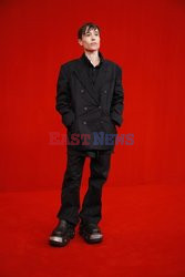 Goście na Tygodniu Mody w Paryżu - lato 2022