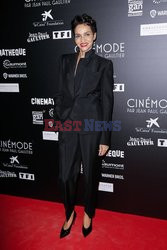 Goście na Tygodniu Mody w Paryżu - lato 2022