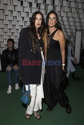 Goście na Tygodniu Mody w Paryżu - lato 2022