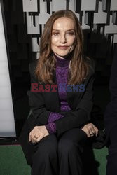 Goście na Tygodniu Mody w Paryżu - lato 2022