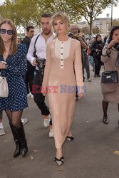 Goście na Tygodniu Mody w Paryżu - lato 2022