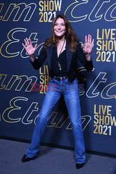 Goście na Tygodniu Mody w Paryżu - lato 2022