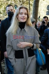 Goście na Tygodniu Mody w Paryżu - lato 2022