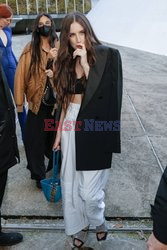 Goście na Tygodniu Mody w Paryżu - lato 2022