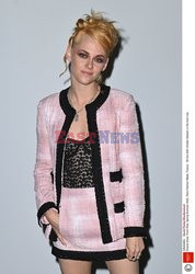 Goście na Tygodniu Mody w Paryżu - lato 2022