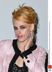 Goście na Tygodniu Mody w Paryżu - lato 2022