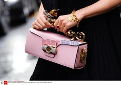 Goście na Tygodniu Mody w Paryżu - lato 2022