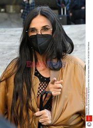 Goście na Tygodniu Mody w Paryżu - lato 2022