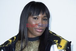 Goście na Tygodniu Mody w Paryżu - lato 2022