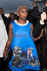 Goście na Tygodniu Mody w Paryżu - lato 2022