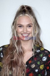 Goście na Tygodniu Mody w Paryżu - lato 2022