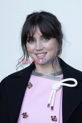 Goście na Tygodniu Mody w Paryżu - lato 2022