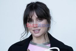 Goście na Tygodniu Mody w Paryżu - lato 2022