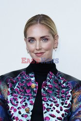 Goście na Tygodniu Mody w Paryżu - lato 2022