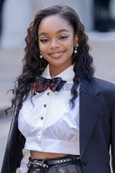 Goście na Tygodniu Mody w Paryżu - lato 2022