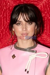 Goście na Tygodniu Mody w Paryżu - lato 2022