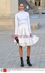 Goście na Tygodniu Mody w Paryżu - lato 2022