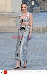 Goście na Tygodniu Mody w Paryżu - lato 2022