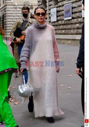 Goście na Tygodniu Mody w Paryżu - lato 2022