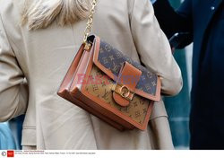 Goście na Tygodniu Mody w Paryżu - lato 2022