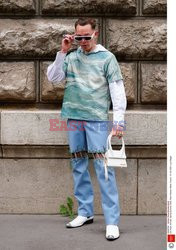 Goście na Tygodniu Mody w Paryżu - lato 2022