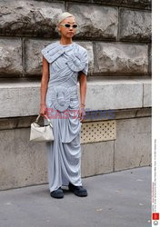 Goście na Tygodniu Mody w Paryżu - lato 2022