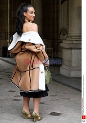 Goście na Tygodniu Mody w Paryżu - lato 2022