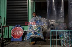 Zbieracze puszek z Nowego Jorku - AFP