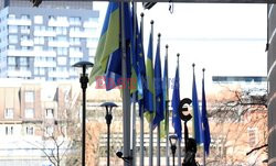 Przed budynkiem Parlamentu Europejskiego zawisła flaga Ukrainy