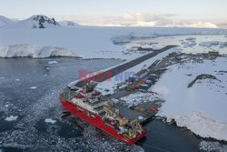 Brytyjski statek badawczy RRS Sir David Attenborough zakończył próby lodowe