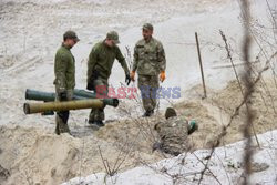 Ukraińcy usuwają amunicję z wyzwolonych od Rosjan terenów