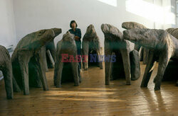 Magdalena Abakanowicz i jej rzeźby