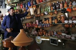 Bazar z ceramiką w Algierii