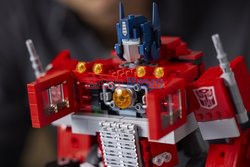 Optimus Prime z klocków lego