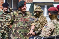 Król Holandii odwiedził wojsko