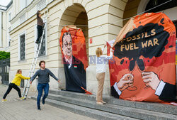 Akcja Greenpeace przed amasadą Węgier