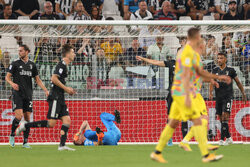 Kontuzja Wojciecha Szczęsnego i bramka Milika w meczu Juventus - Spezia